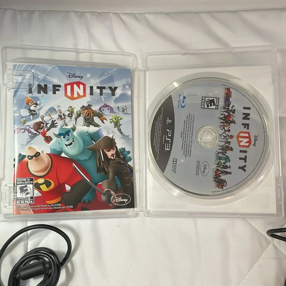 Disney Infinity 1.0 PS3 Game, 2 Platforms & Disney Cars Play Set Bundle